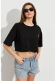Kadın Siyah Ayıcık Nakışlı Crop T-Shirt ATS8700
