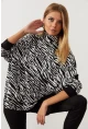 Kadın Siyah-Beyaz Zebra Desenli Balıkçı Yaka Salaş Bluz MEY1060