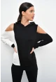 Kadın Siyah Renk Bloklu Omuzları Açık Sweatshirt B23