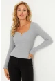 Kadın Gri Aksesuarlı Kaşkorse Bluz RLO17