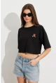 Kadın Siyah Ayıcık Nakışlı Crop T-Shirt ATS8700