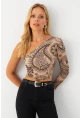 Kadın Vanilya-Siyah Tek Omuz Desenli Crop Bluz LİK14