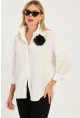 Kadın Beyaz Gül Aksesuarlı Gömlek SF2540