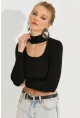 Kadın Siyah Pencereli Triko Crop Bluz EA230012