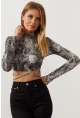 Kadın Taş Sırt Dekolteli Yılan Desenli Crop Bluz LPP1131