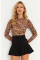 Kadın Camel-Siyah Sırtı Detaylı Leopar Desenli Bluz GÇ179
