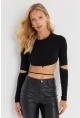 Kadın Siyah Aksesuarlı Crop Bluz B2947