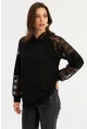Kadın Siyah Dantel Detaylı Kapüşonlu Sweatshirt MBK58