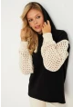 Kadın Siyah-Ekru Kolları Ajurlu Kapüşonlu Sweatshirt YLE12