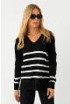 Kadın Siyah-Ekru V Yaka Çizgili Triko Kazak MYİL550