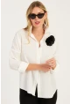 Kadın Beyaz Gül Aksesuarlı Gömlek SF2540