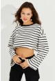 Kadın Beyaz-Siyah Çizgili Crop Sweatshirt EZG501