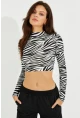 Kadın Beyaz-Siyah Sırtı Açık Zebra Desenli Crop Bluz LPP1232