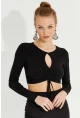 Kadın Siyah Önü Damla Büzgülü Crop Bluz AYD246