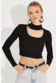 Kadın Siyah Pencereli Triko Crop Bluz EA230012