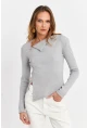 Kadın Gri Düğme Aksesuarlı Çapraz Yaka Bluz TF52