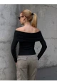 Kadın Madonna Yaka Halka Detay Siyah Bluz