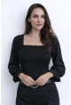 Gipeli Kare Yaka Volan Detaylı Siyah Bluz