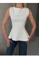 Kadın Volanlı Vücüda Oturan Sıfır Kol Bluz Beyaz